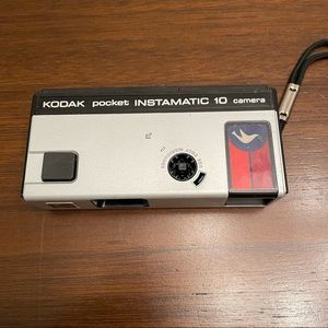 Vintage Kodak Pocket Instamatic 10 film Camera Gray Black Strap untested